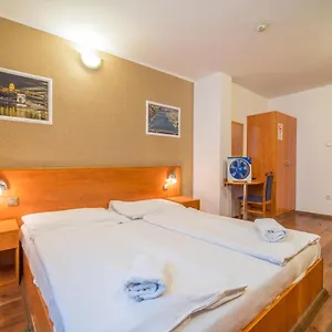 Otel Easy Star ***
